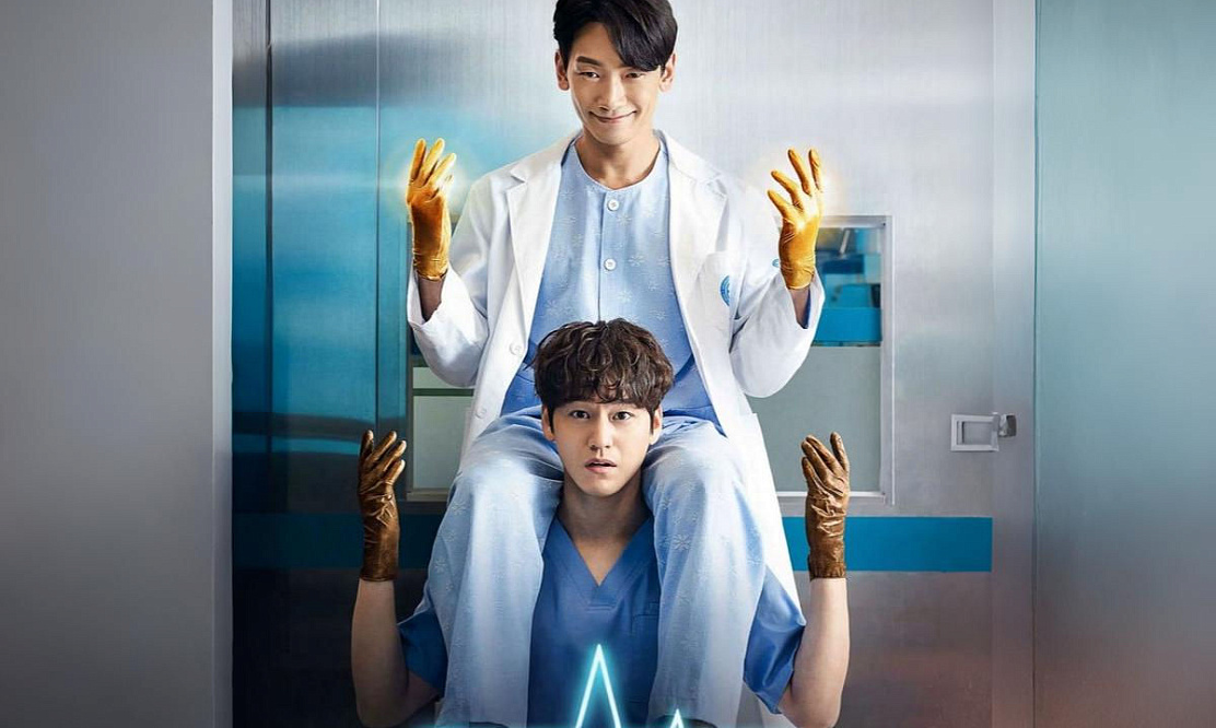 Корейский сериал «Призрачный доктор» на канале «Хит» рассказывает о том, как душа пафосного хирурга отделилась от тела
