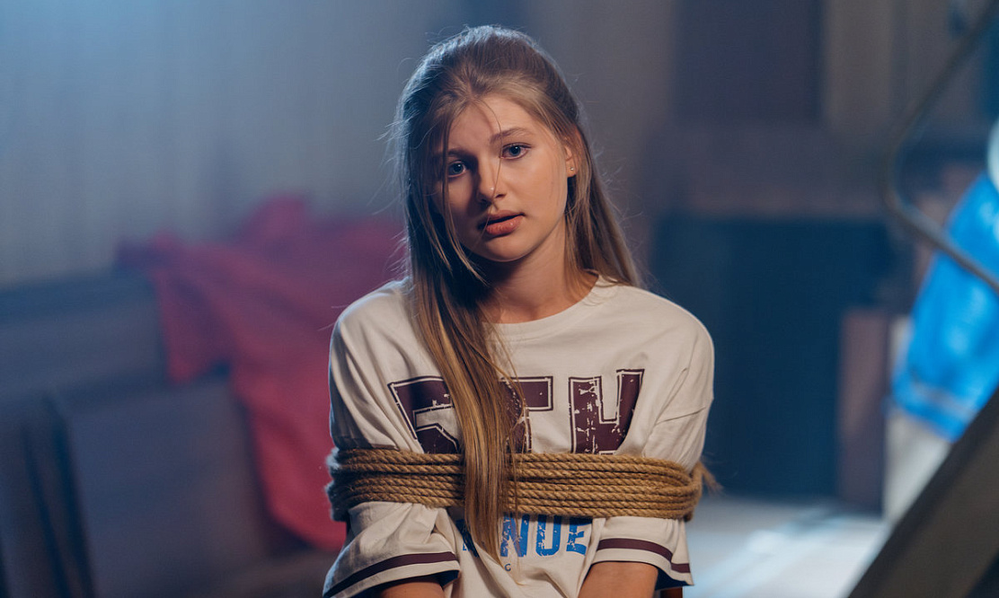 ТНТ озвучил дату запуска в своем эфире нового комедийного сериала «Госзащита» с Владимиром Сычевым и Зоей Бербер