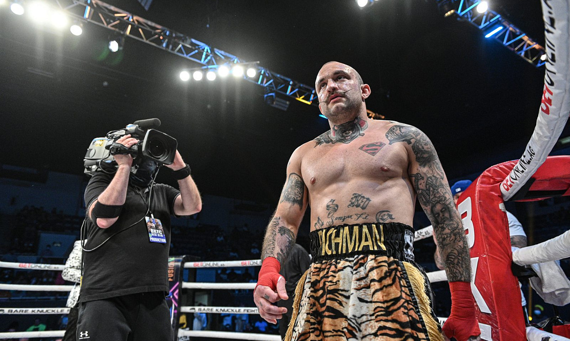 Манделл обороняет пояс от Ричмана, Уоррен мстит Дайеру: смотрим битвы Bare Knuckle FC 47 на голых кулаках на «МАТЧ! Боец»