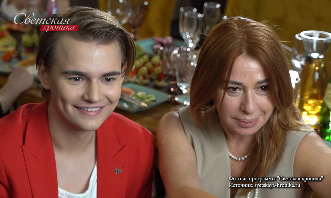 Отдых звезд и продолжение истории с квартирой Долиной: на Пятом канале – новый выпуск «Светской хроники»