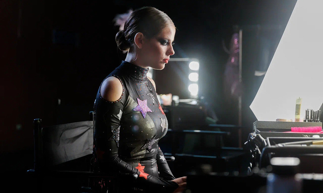 Травмы спорта и не только: сериал «На льду» с Пахомовой, Быстровым и Товстоноговой вышел в Сети