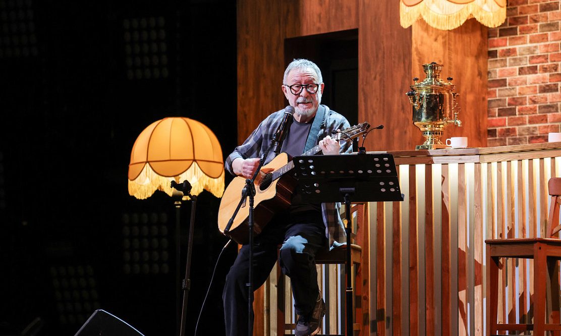 «Квартирник у Маргулиса» отмечает юбилей: смотрим на НТВ большой концерт впервые в формате стадионного шоу