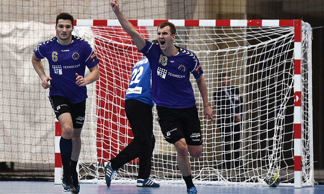 Великий клуб против дебютанта: смотрим матч гандбольной суперлиги «Чеховские Медведи» – «МССУОР №2 Академия» на канале «Мяч»