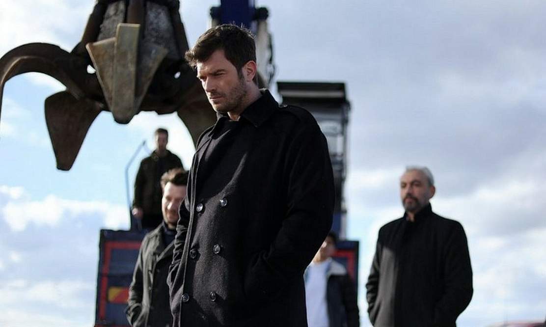 Союз гангстера и девушки-психолога: турецкий сериал «Семья» на канале «Романтичное» показывает спонтанную любовь Аслана и Девин