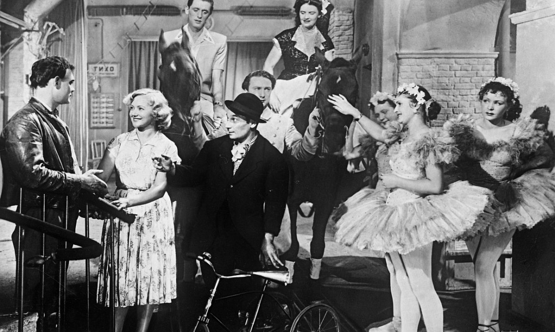 Укротительницы, атаманы, влюбленные и настоящие друзья: понедельник с нашими легендарными комедиями на канале «Советская киноклассика»