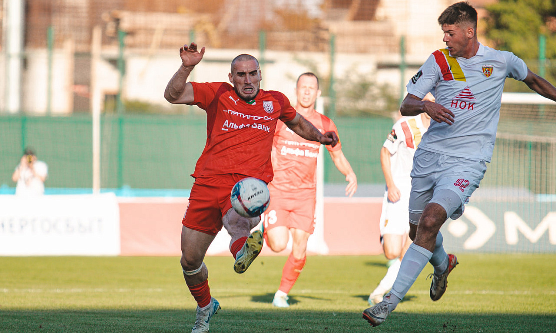 Битвы в Крыму и Подольске: не пропустите матчи «Севастополь» – «Нарт» и «Велес» – «Машук-КМВ» на канале «Мяч»