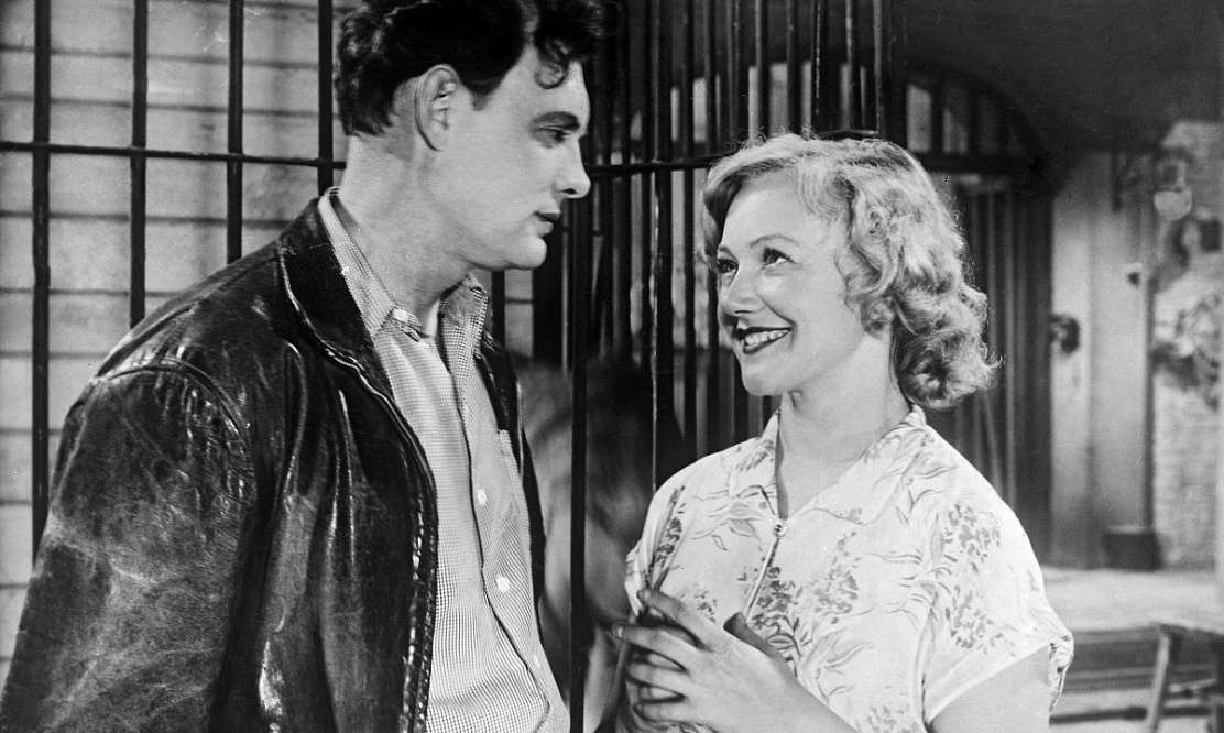 «Трое в лодке», «Невесты Збруева», «Укротительница тигров»: воскресенье с культовыми отечественными комедиями на канале «Советская киноклассика»