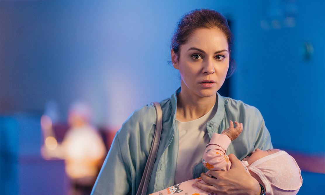 «Я спокойно могу работать няней»: актриса Марина Коняшкина рассказала о роли в сериале «Полюби меня снова»