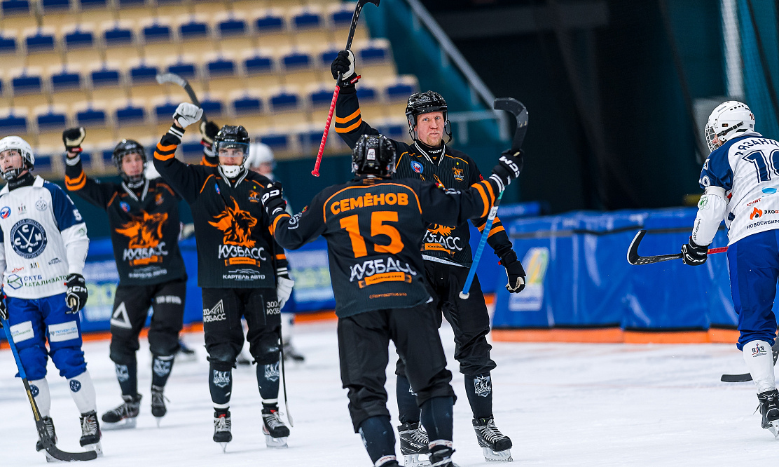 «Динамо» и СКА забивают больше, «Кузбасс» в тройке: 2-й тур чемпионата России по хоккею с мячом на каналах «Триколор Спорт», «Хоккей ТВ» и «ТВ Спорт»