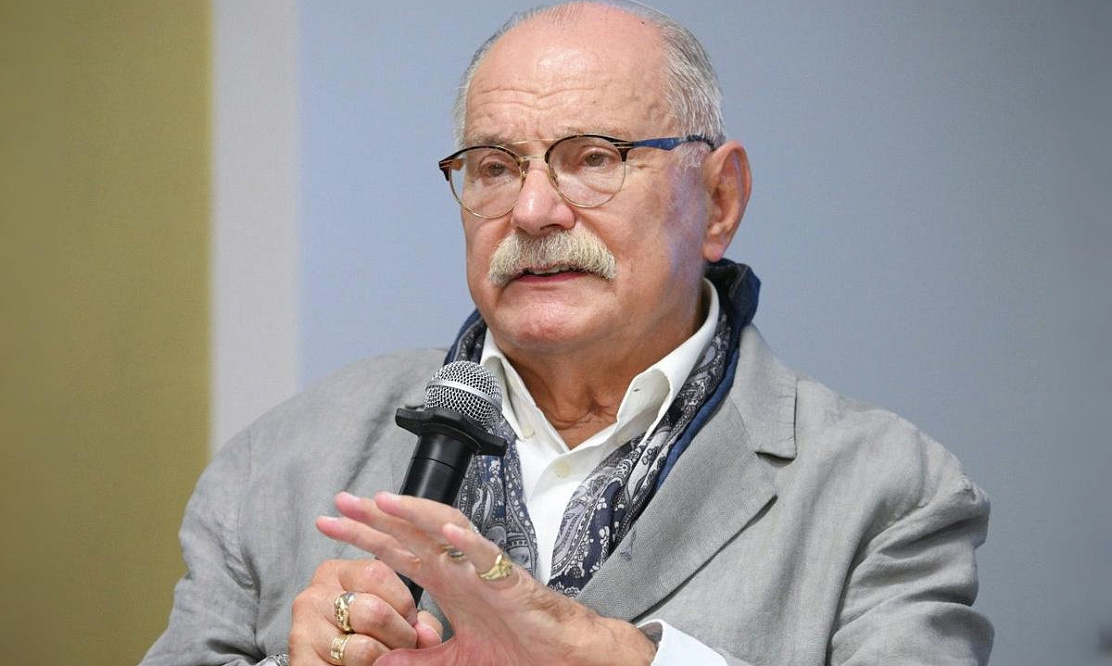 Нарушал ПДД, получал по лицу: «Инспектор ГАИ» и «Не самый удачный день» в 80-летие Никиты Михалкова на канале «Советская киноклассика»