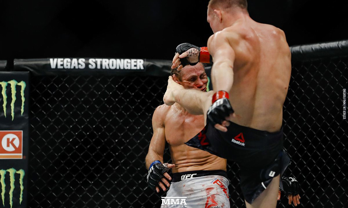 Петру пора вернуть титул: смотрим чемпионский бой UFC 267 Ян – Сэндхэген на «РЕН ТВ»