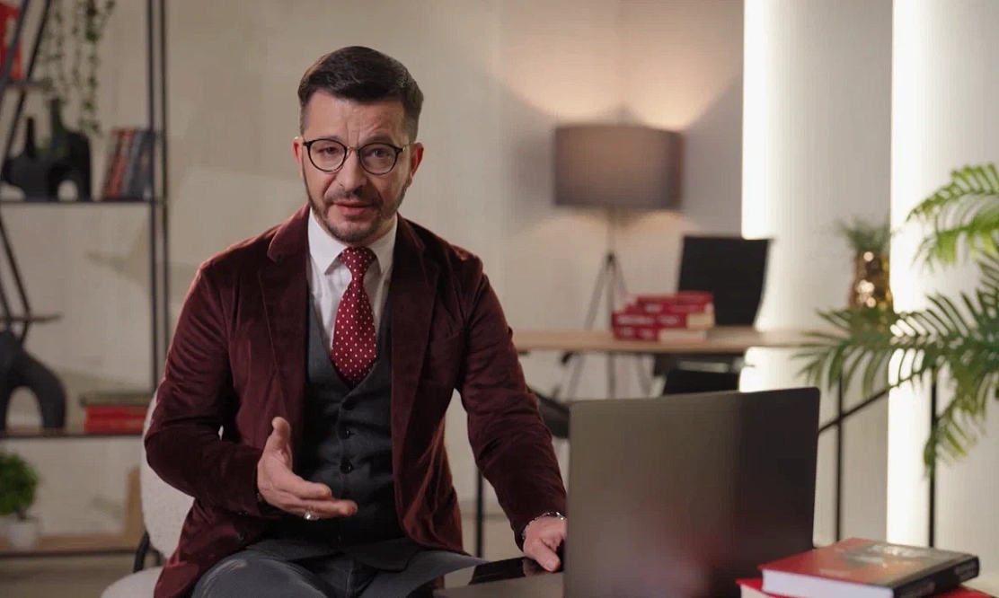 Андрей Курпатов стал новым ведущим телеканала «Ю» в реалити-шоу «Супермама»