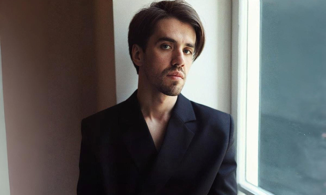 «От волнения боялся сказать: „Стоп, снято!“». Режиссер «Алисы в Стране чудес» Юрий Хмельницкий – о феномене Анны Пересильд и сюрпризах Ирины Горбачевой