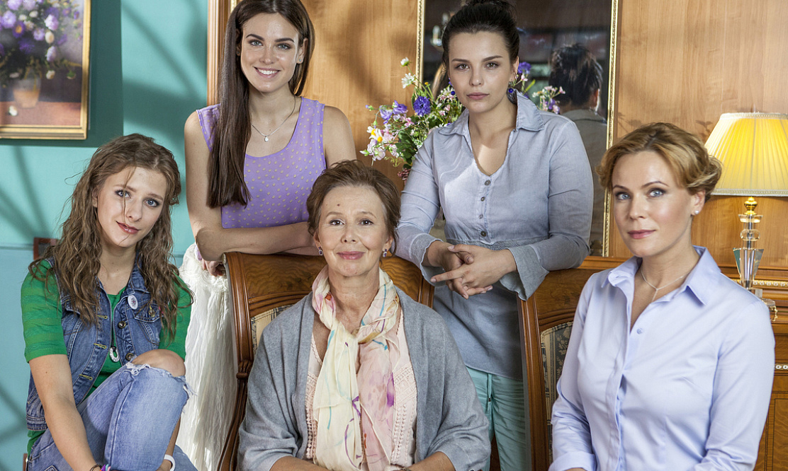 От тайн следствия до семейных неурядиц: какие сериалы покажет телеканал «Россия 1» на этой неделе