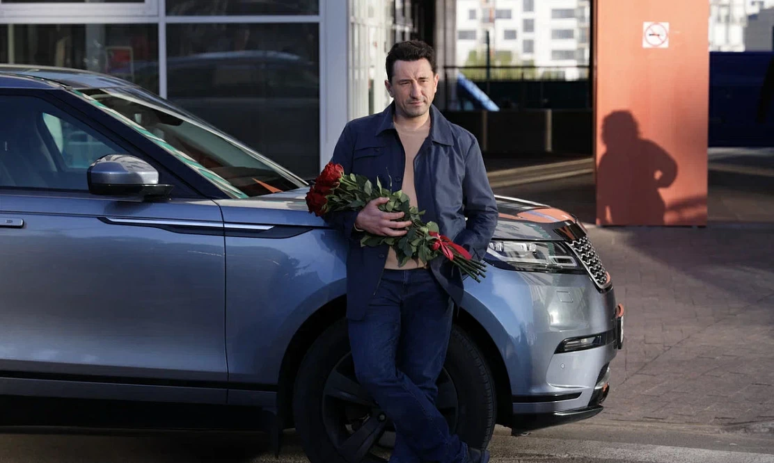 Только премьеры и Бурак Озчивит: что смотреть в предпраздничный день 7 марта на телеканале «Россия 1»