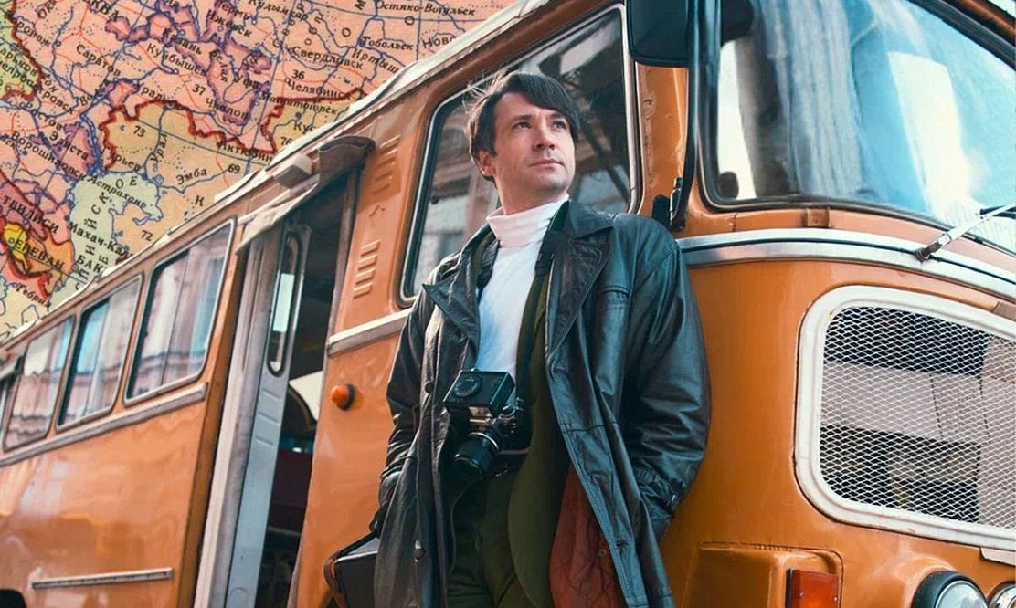 Новые перевоплощения Антона Хабарова: на Первом канале стартует третий сезон авантюрного ретродетектива «Казанова»