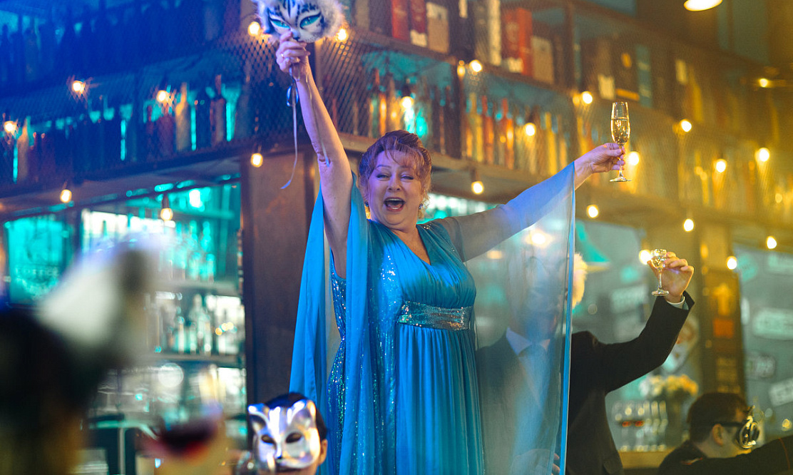 Ритуалы, которые держат нас на плаву: зачем нам повторять одни и те же вещи на примере сериала «Праздники» ТНТ