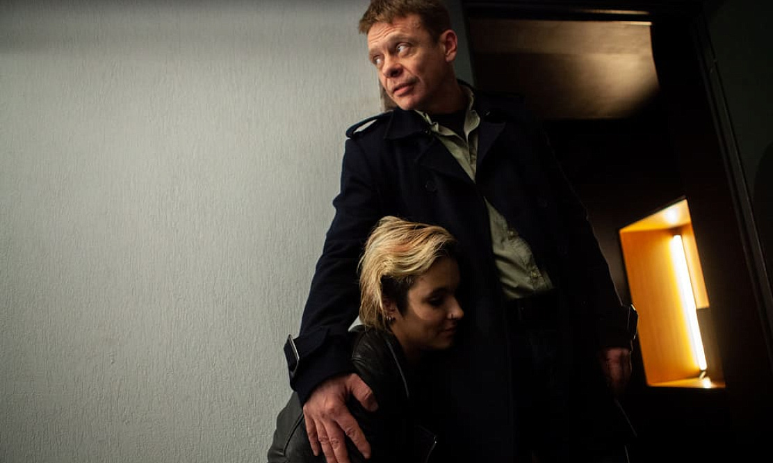 Продолжение скоро: вышел трейлер второго сезона популярного сериала «Контакт»
