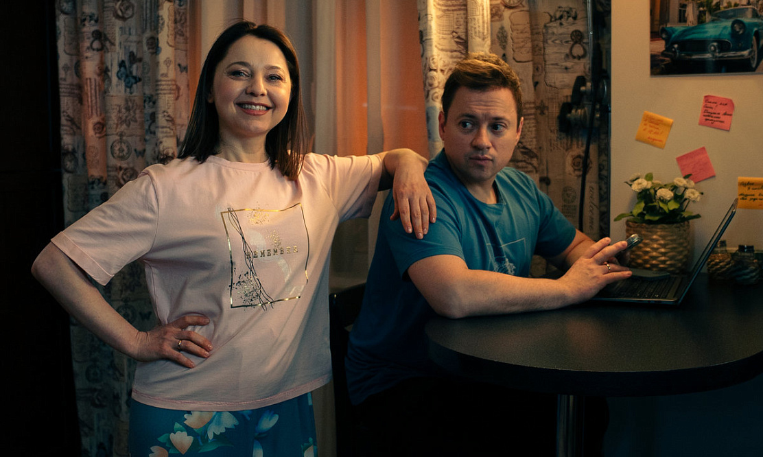 Юбилейная премьера: на ТНТ стартует десятый сезон ситкома «СашаТаня» с Андреем Гайдуляном и Валентиной Рубцовой