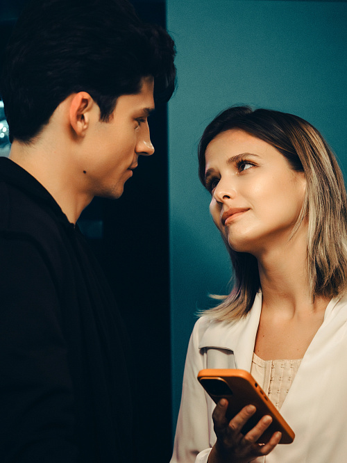 Жағажайдағы жалаңаш әйелдер фотосы Бөтен заттары бар үлкен қынаптар