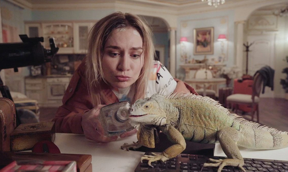 Через экран: на ТНТ стартует новый сезон сериала «Света с того света» с Марией Машковой