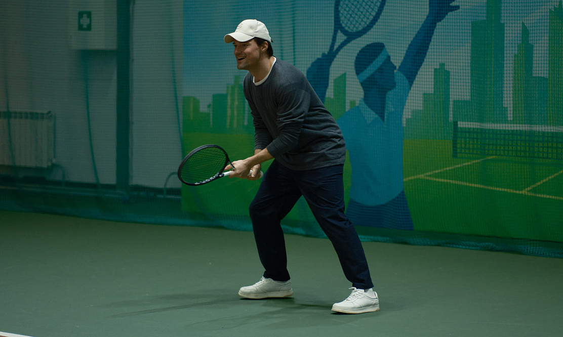 «Первая ракетка»: завершились съемки спортивной драмы с Данилой Козловским и Полиной Гухман