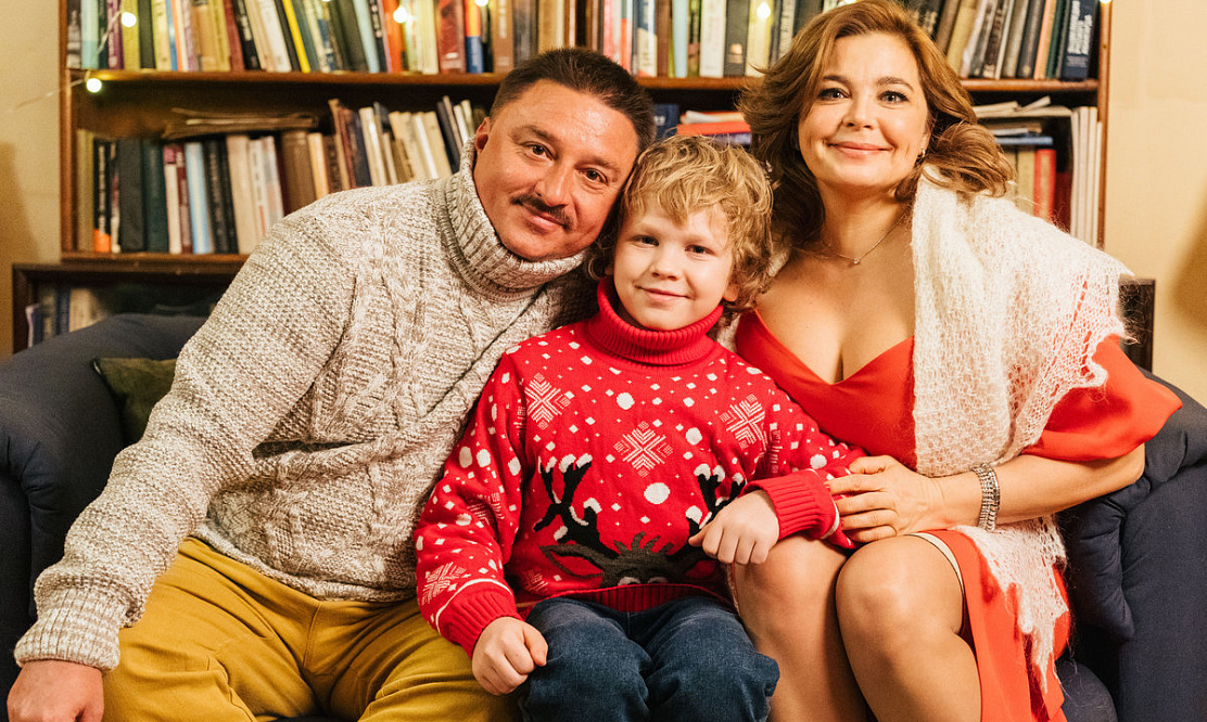 А у него лапки: канал СТС сегодня покажет новогоднюю комедию «Мое собачье дело» с Максимом Лагашкиным