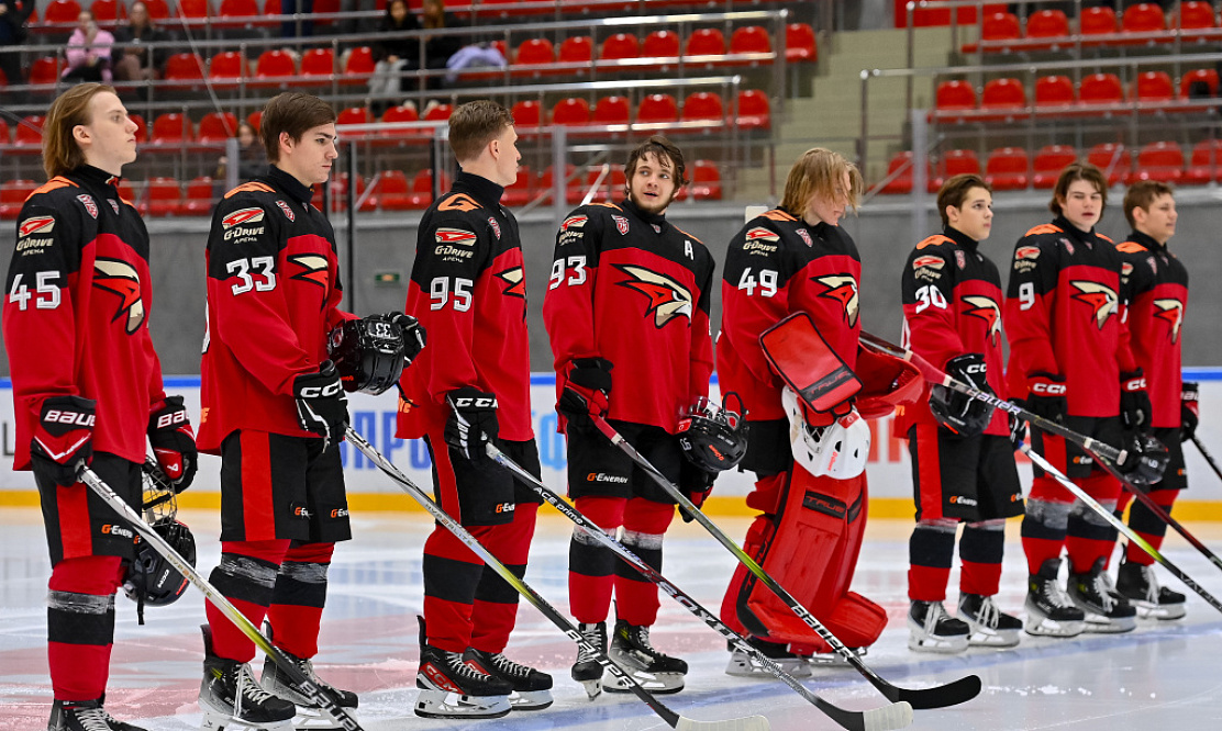 «Красная Армия» и СКА-1946 настигают, «Омские Ястребы» на хвосте: неделя Молодежной хоккейной лиги на каналах «Хоккей ТВ» и «Триколор Спорт»