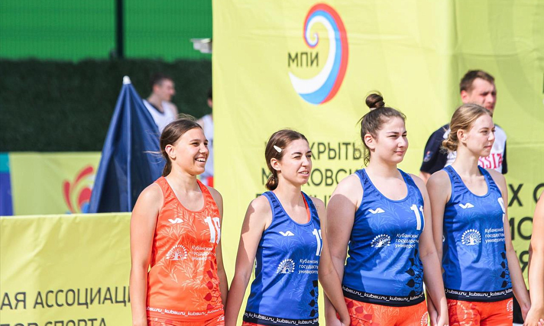 Воскресные финалы чемпионата России и чемпионата Москвы по пляжному гандболу на телеканале «Мяч»