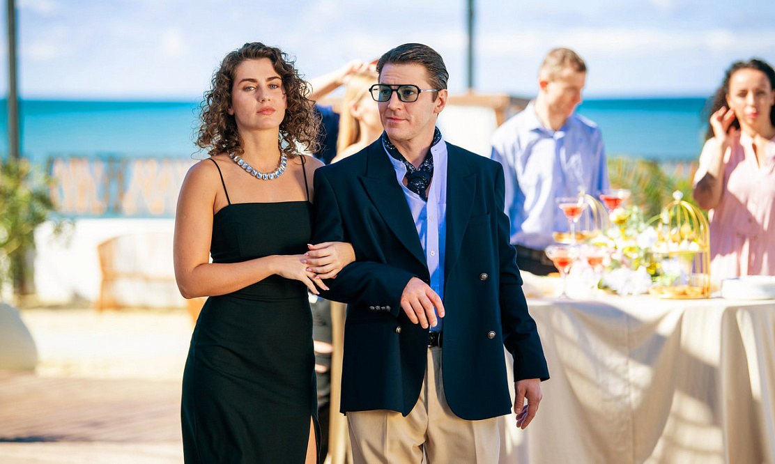 Анна Ардова, Роман Постовалов и Кирилл Зайцев в премьере 2-го сезона комедии «Солнце, море, два ствола» на СТС