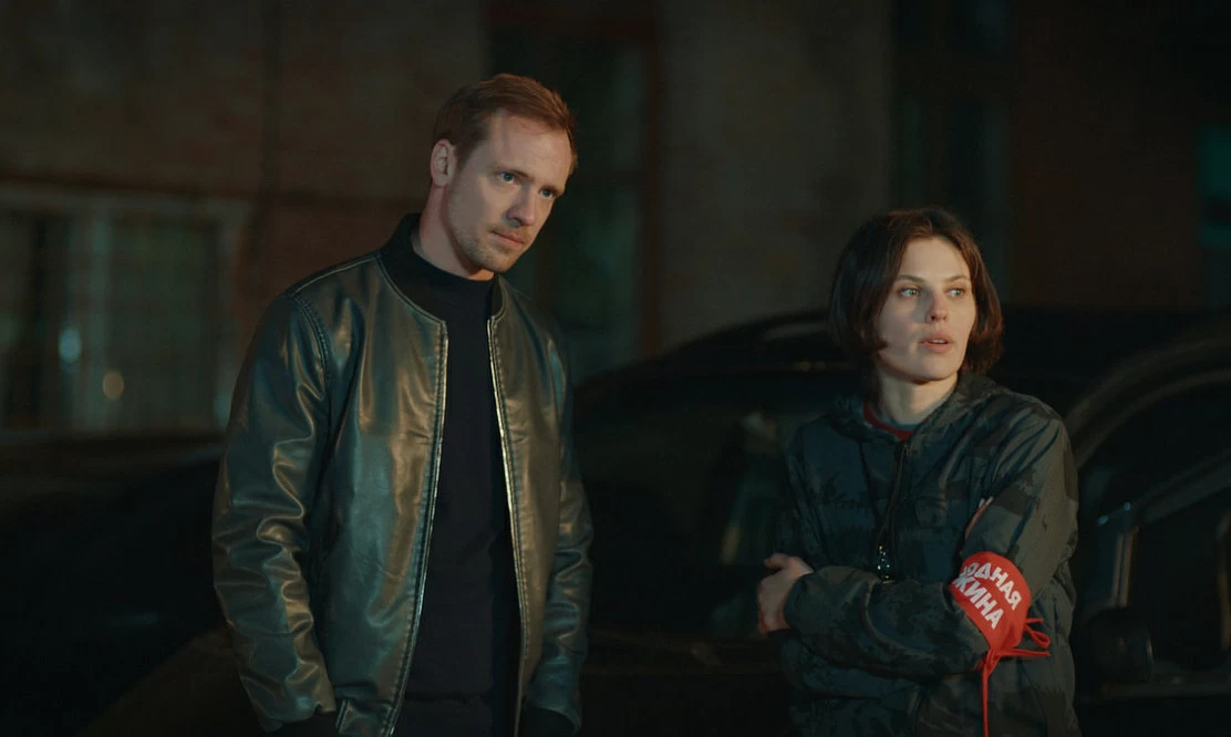 В эфире ТВЦ – премьера детективов «Народная дружина» и «Охота» и новые серии фильма «Тайны за углом»