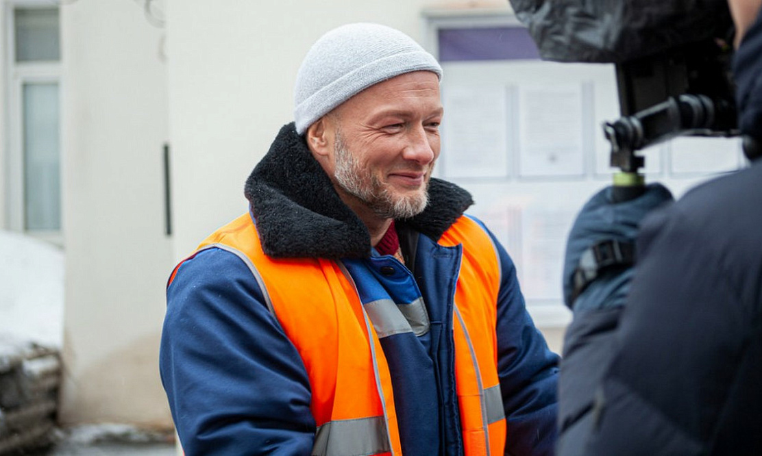 Прикрытие – дворник: НТВ объявил дату премьерного показа сериала «Лепила» с Никитой Панфиловым