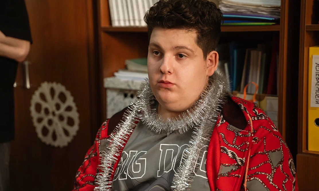 «Надо учиться лучше меня!»: Григорий Дудник – о драке с учительницей, учебе и съемках сериала «Вечерняя школа» на СТС