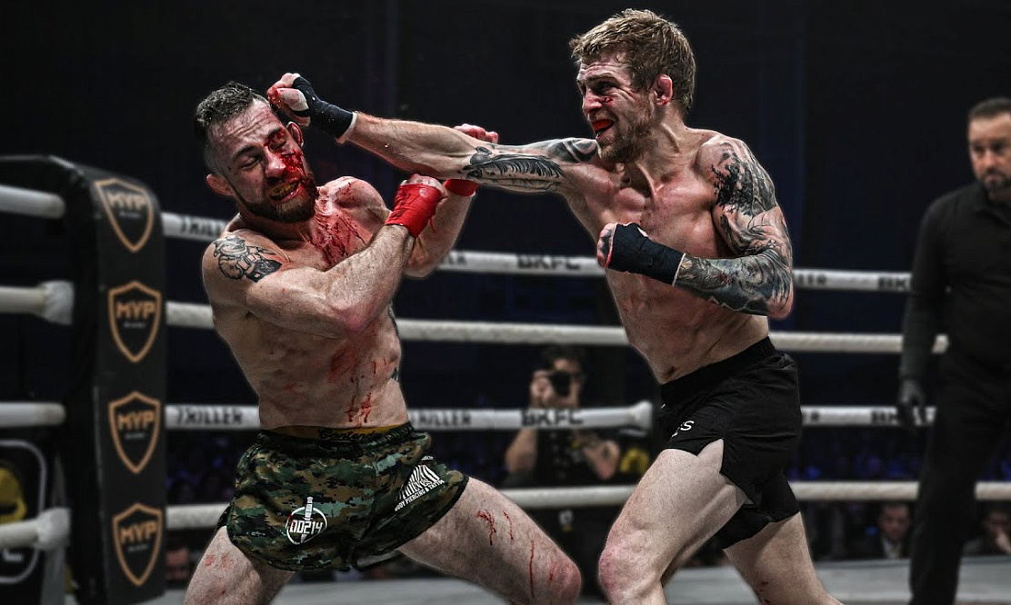 Стюарт защищает пояс с Дюраном, Ричардсон против Бласа: смотрим бои Bare Knuckle FC на голых кулаках на канале «МАТЧ!»
