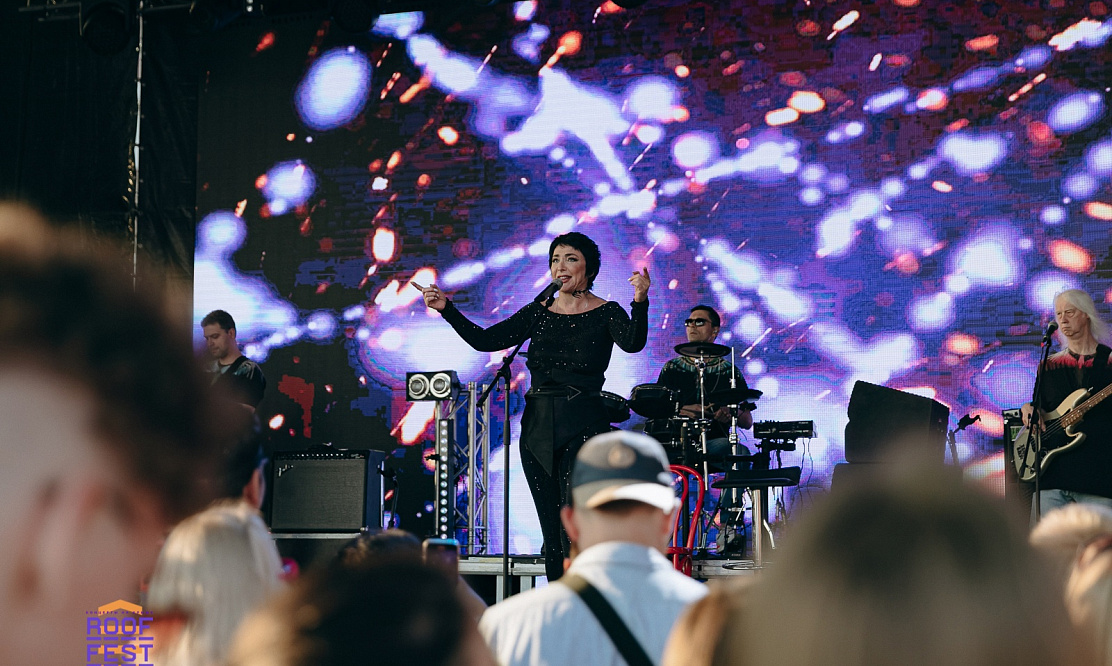 Агутин, Бутусов, Лолита: Roof Fest продолжает сезон крышесносных концертов в Санкт-Петербурге