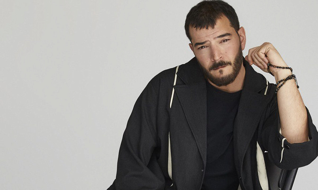 Турецкая звезда Бурак Озчивит везет в Россию свой первый спектакль «Самая красивая девушка Стамбула»