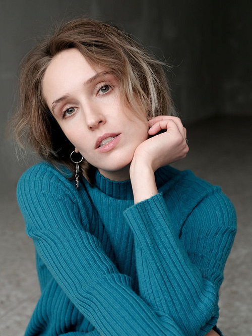 Әдемі ана Ferro Network желісінде ұлымен жыныстық қатынасқа түседі.