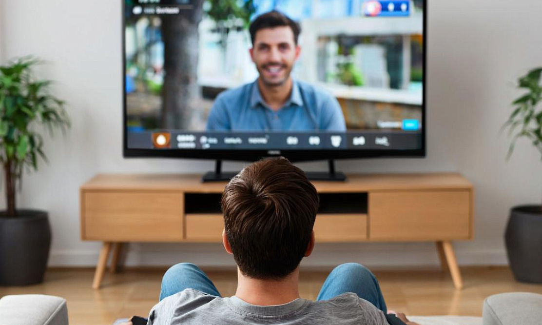 С детским режимом и управлением голосом: «Триколор» создает собственную операционную систему для телевизоров