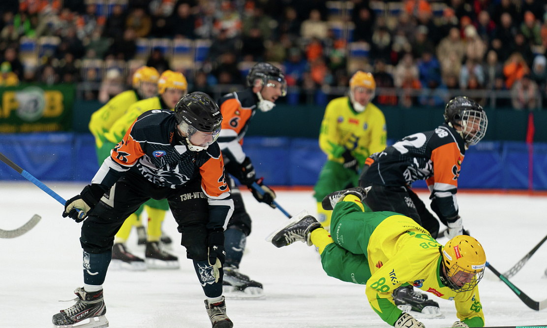 «Кузбасс» защищает титул: не пропустите первые матчи чемпионата России по хоккею с мячом на каналах «Триколор Спорт» и «Хоккей ТВ»