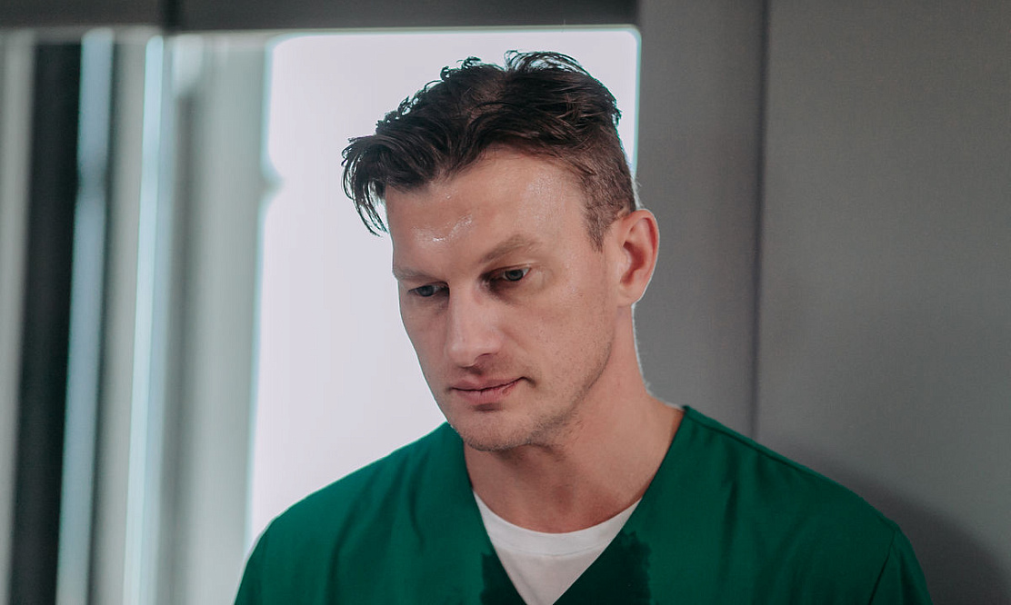 «Дело определяет человека»: актер Петр Рыков о странностях любви и «Дожде на исходе лета»  канала  «Россия 1»