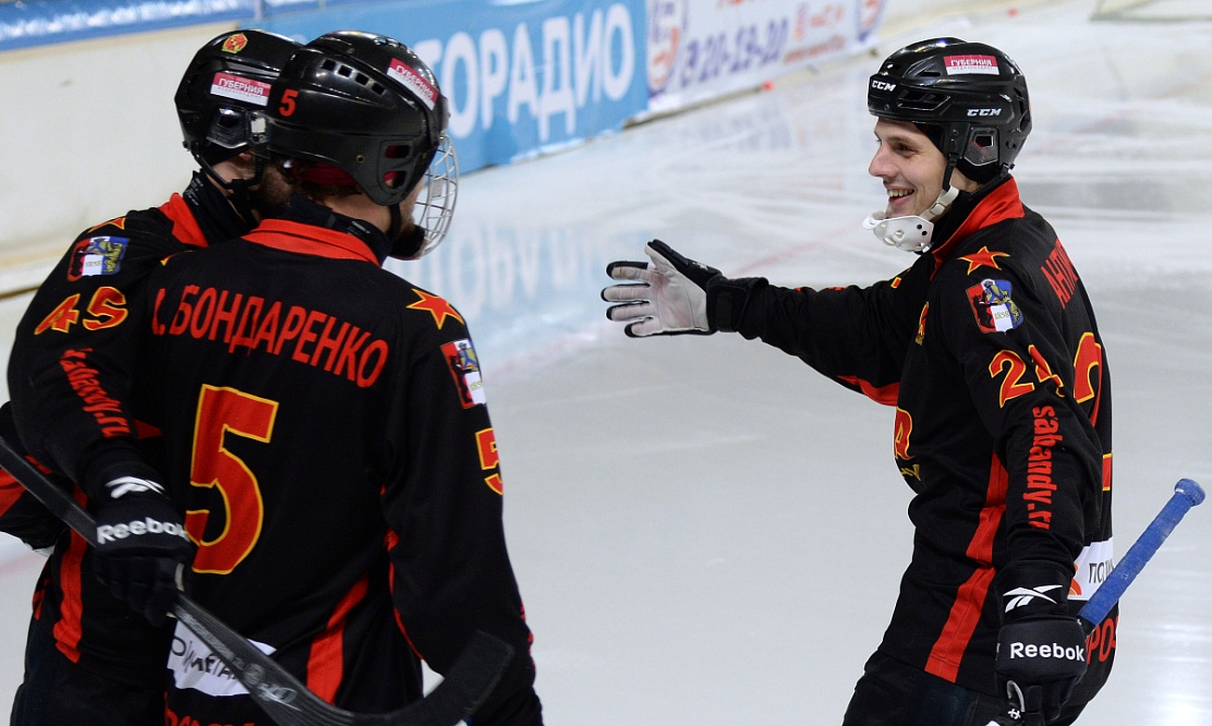 «СКА-Нефтяник» все еще первый, «Динамо» в шаге, «Водник» нагоняет: 9-й тур чемпионата России по хоккею с мячом на каналах «Триколор Спорт» и «Хоккей ТВ»