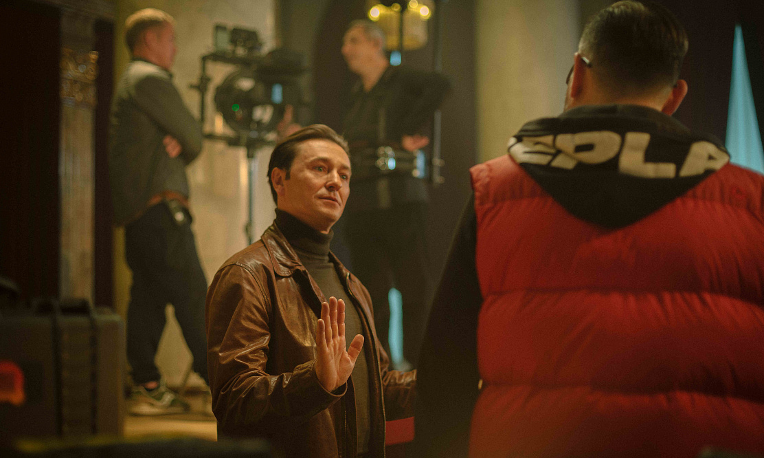 Советский гламур: Валерий Тодоровский снимает сериал «Смерть манекенщицы» с Безруковым для Первого канала