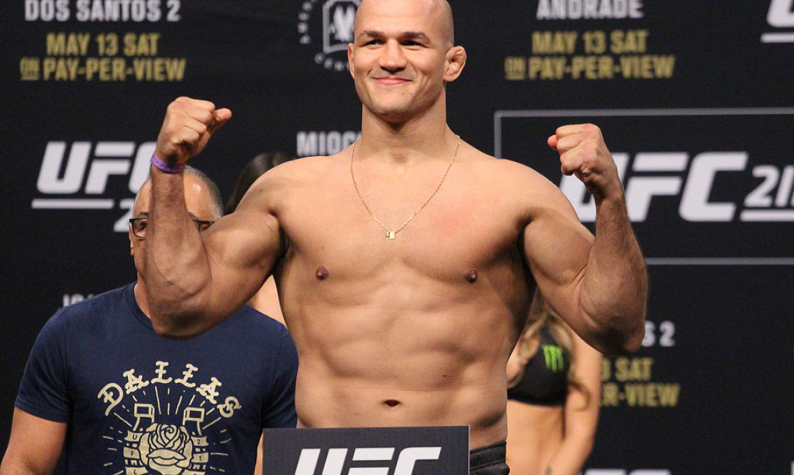 Утро великих тяжеловесов: не пропустите супертурнир UFC 252 на UFC ТВ