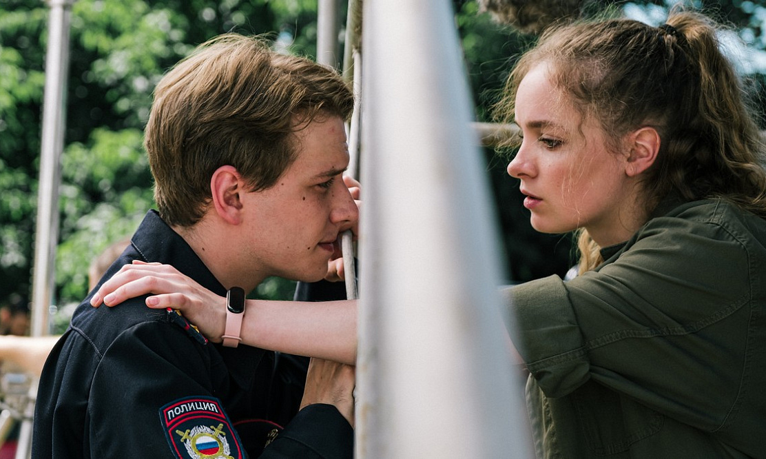 Оборотень с добрым сердцем: ТНТ начинает премьерный показ сериала «Разрешите обратиться»