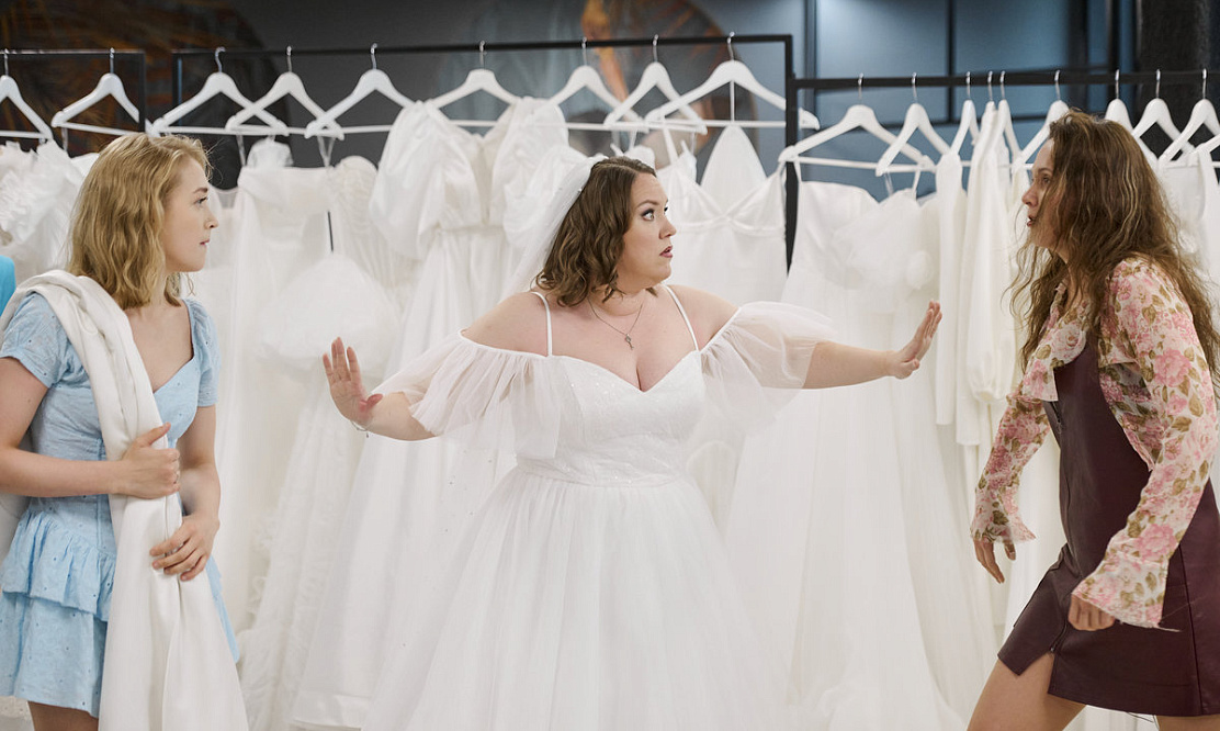 «Замуж не собираюсь!»: Ксения Корнева – о третьем сезоне комедийного сериала «Мама будет против», свадебных платьях и свободном сердце