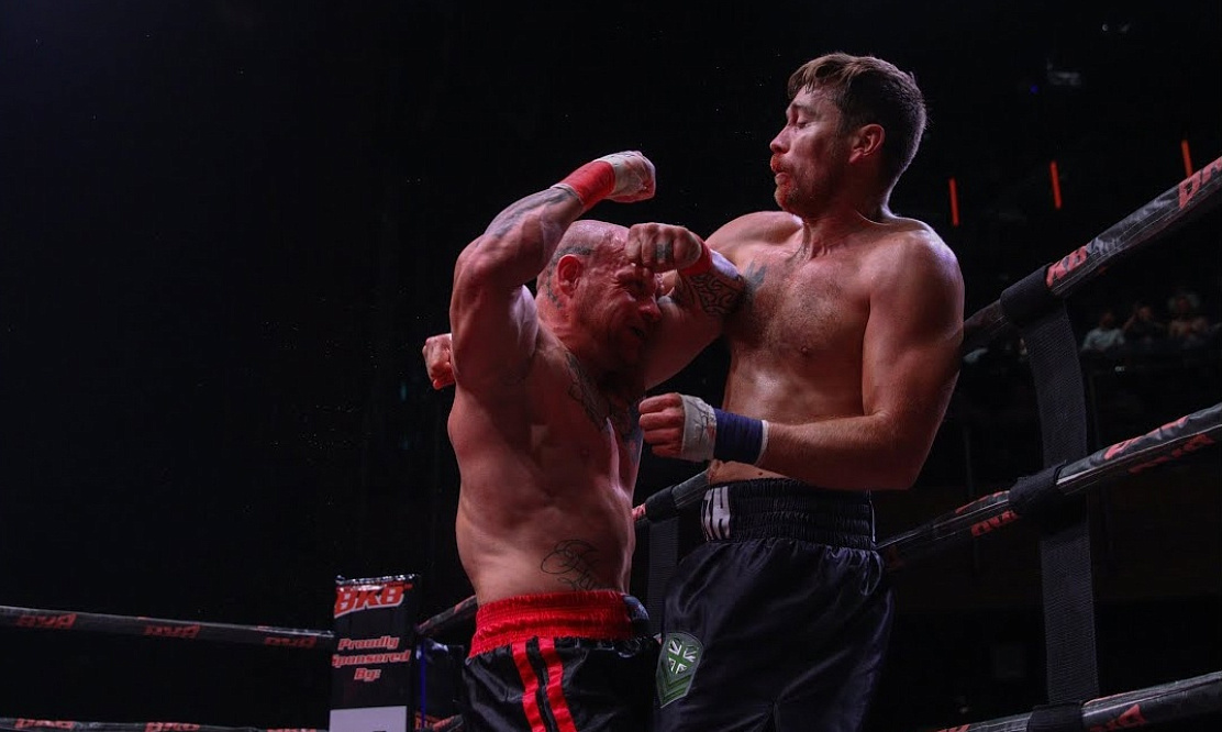 Массон-Вонг против Роман, Смит в итоге дерется с Риггзом: смотрим бои Bare Knuckle FC на голых кулаках на «МАТЧ!», «МАТЧ! Боец» и «МАТЧ! Планета»