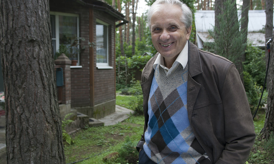 Стеснительный хулиган: Пятый канал покажет эксклюзивное интервью артиста Евгения Стеблова