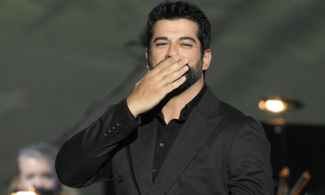 Турецкая звезда Бурак Озчивит станет гостем праздничного выпуска шоу «Привет, Андрей!» в честь 8 Марта