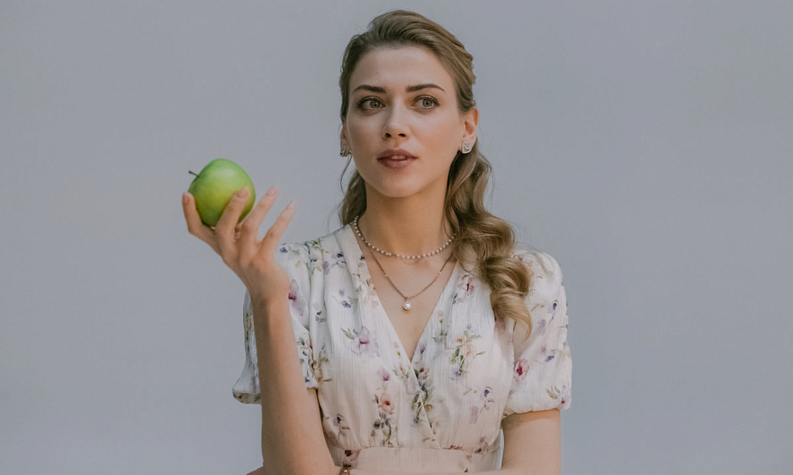 «Голодным у меня никто не уходит»: актриса Кристина Строителева – о съемках сериала «Кулинарный техникум» на СТС