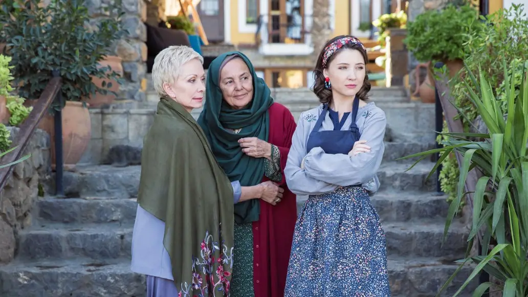 сериал «Между нами глубокое море»